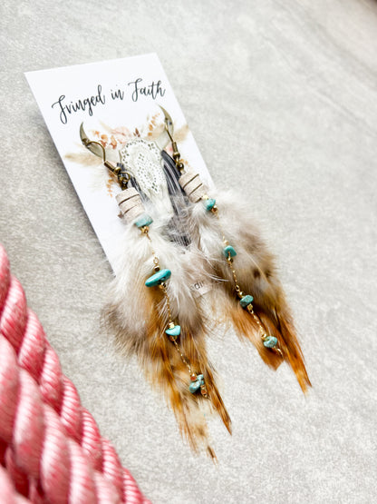 Mini Honey Feather Earring | Beige